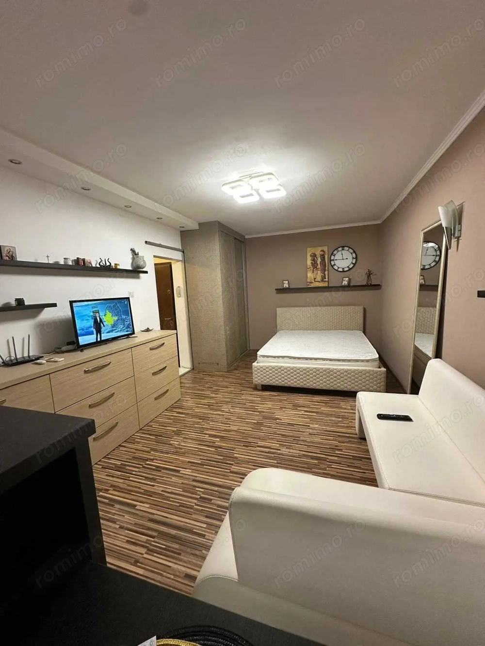 Garsonieră modernă, decomandată, balcon, parter, Auchan Vitan