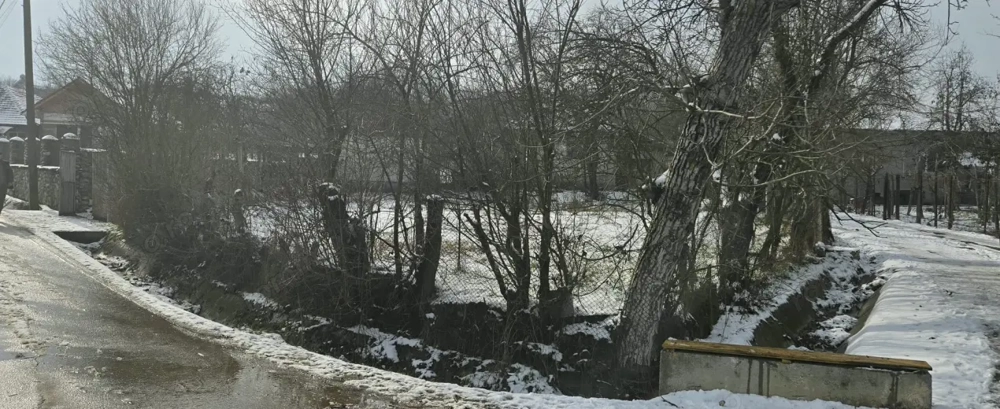 Casă + teren generos de vânzare în Strâmba Jiu 