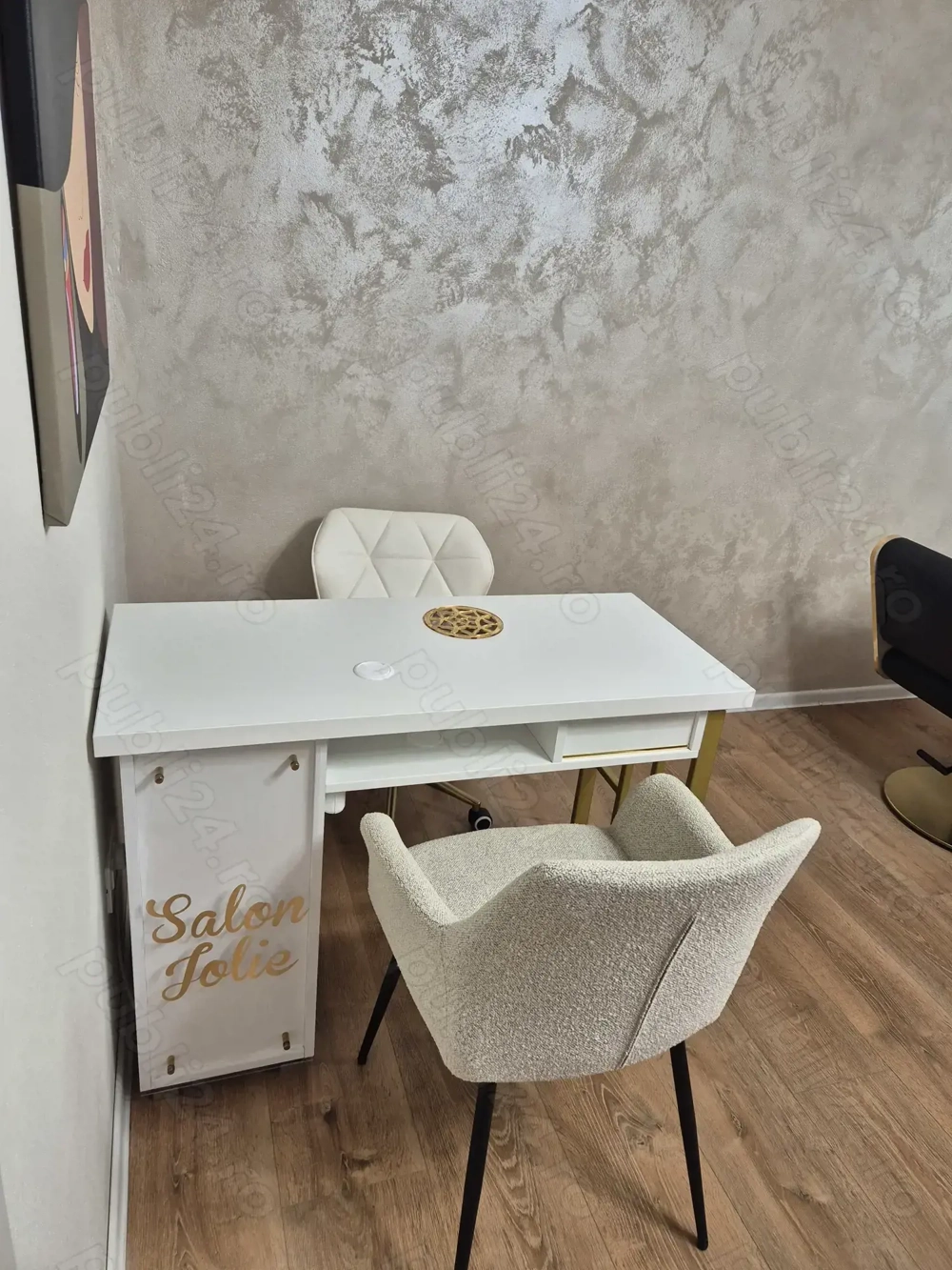 Inchiriez post manichiura