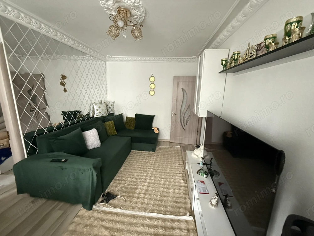 Apartament cu 3 camere de vânzare în zona Groapa