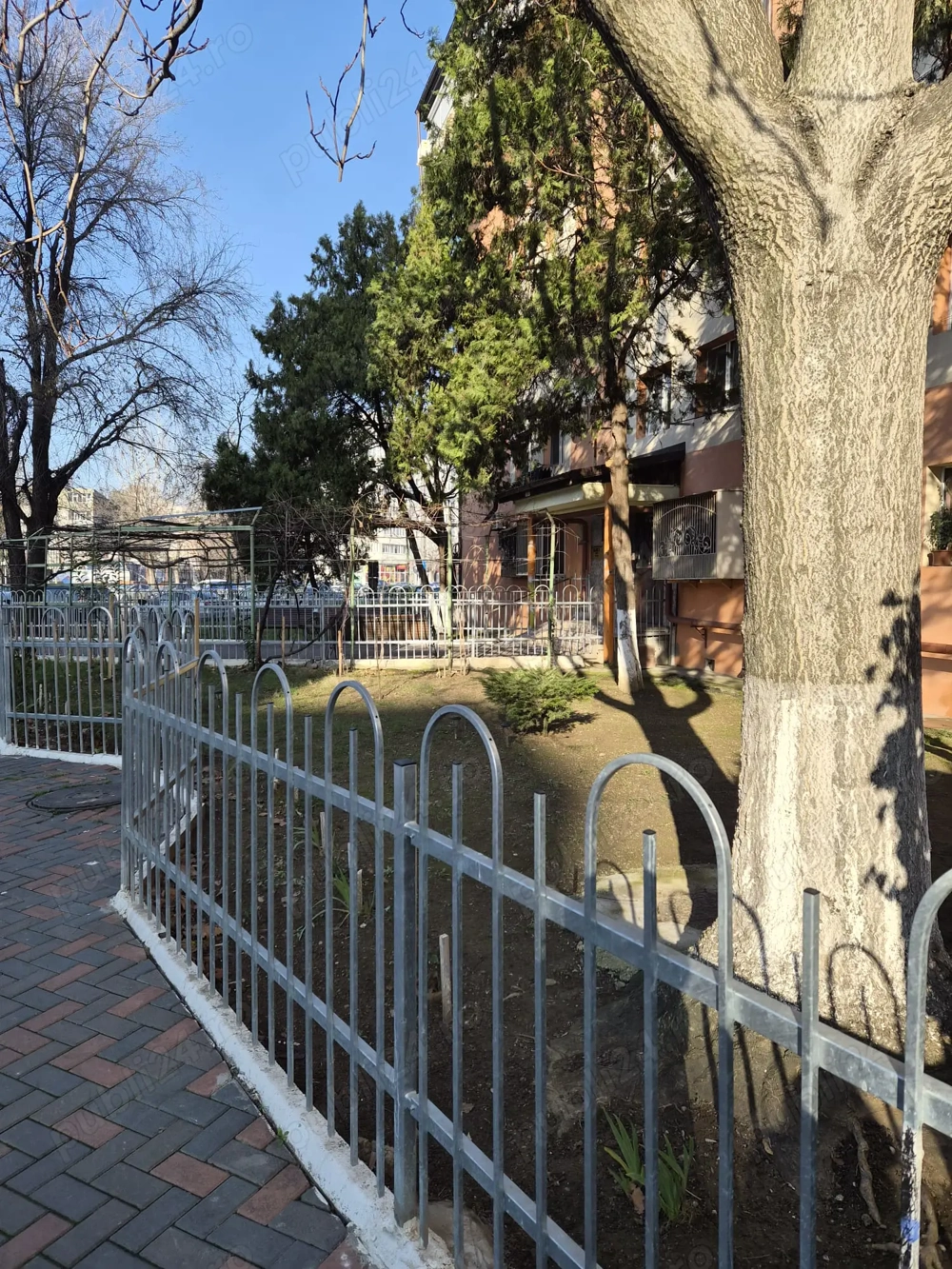 garsoniera renovata complect recent