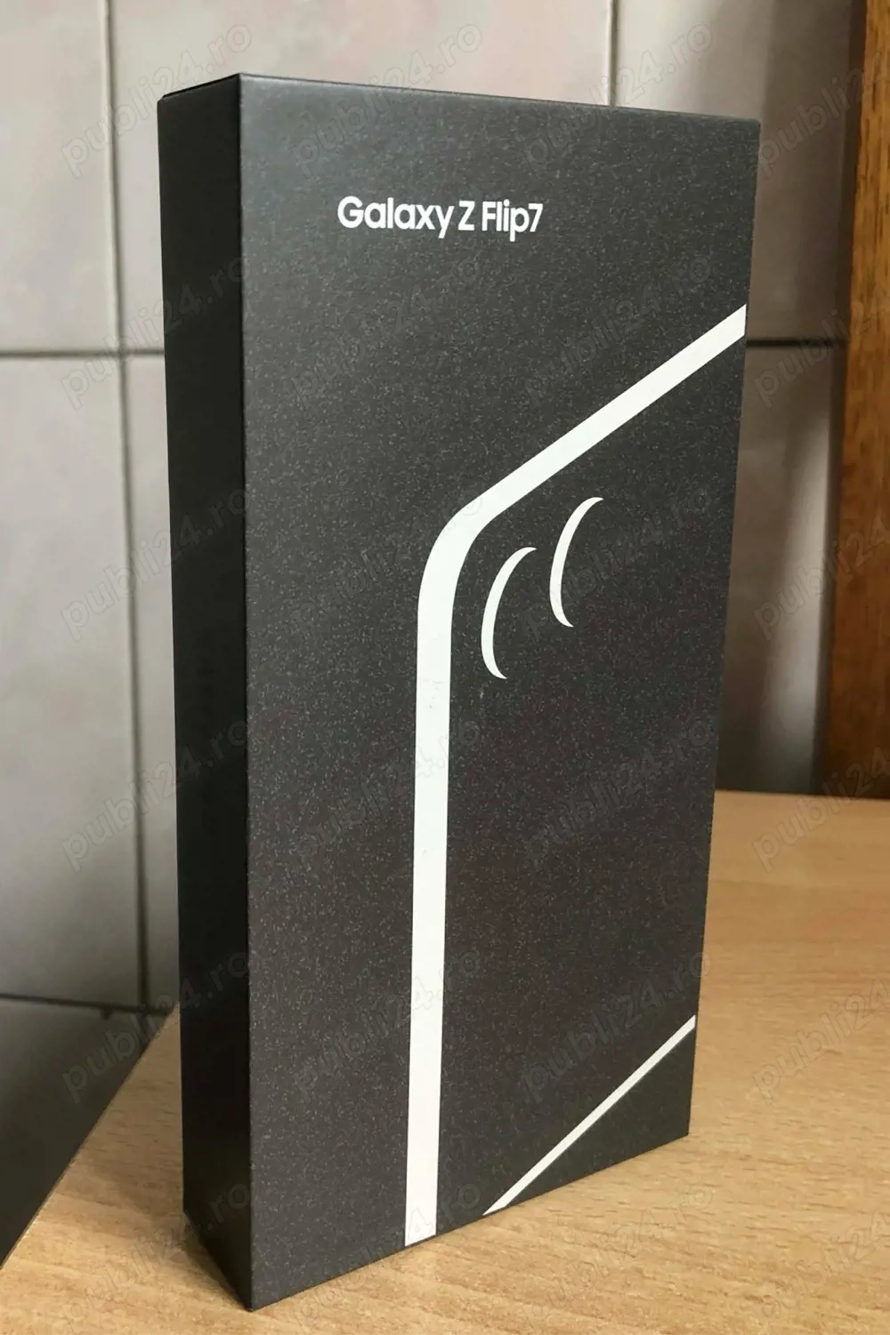 Vand Samsung Z Flip 7 256gb Navy Sigilat