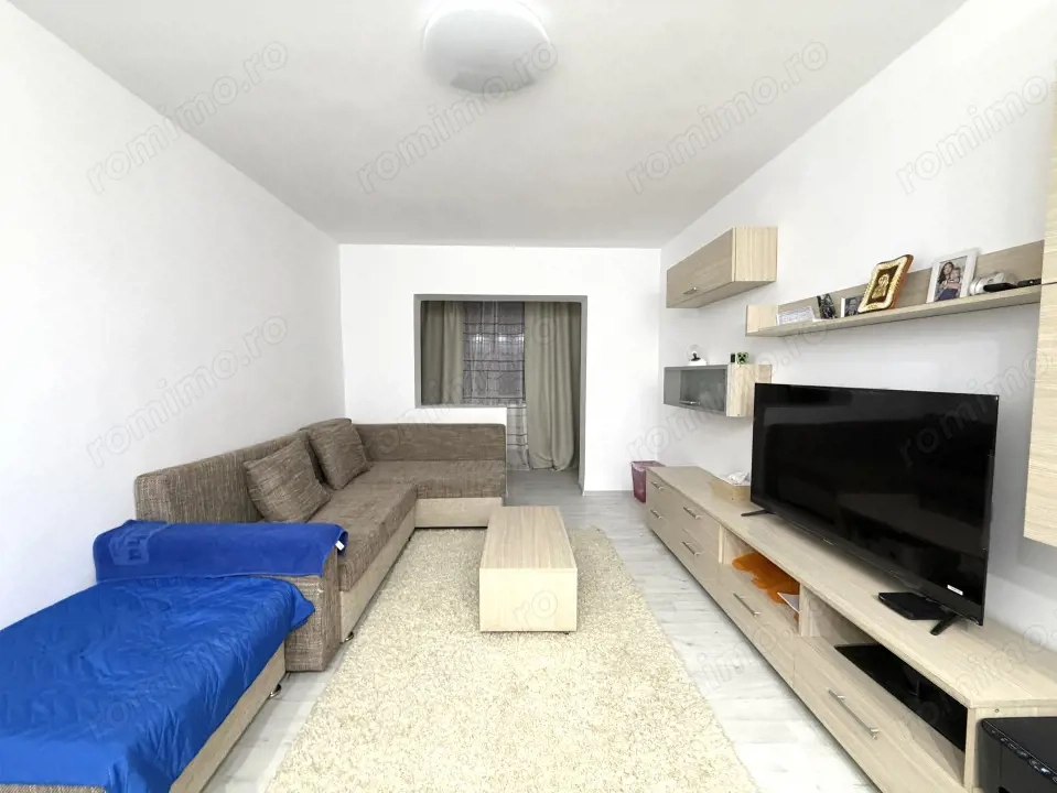 Apartament de 80 mp utili, la etajul 3, cu 4 camere si 2 balcoane- Lipovei
