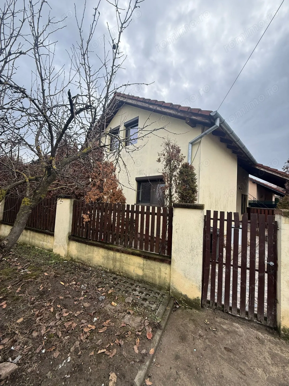 Casa de vanzare cu 5 camere 2 bai Giroc 