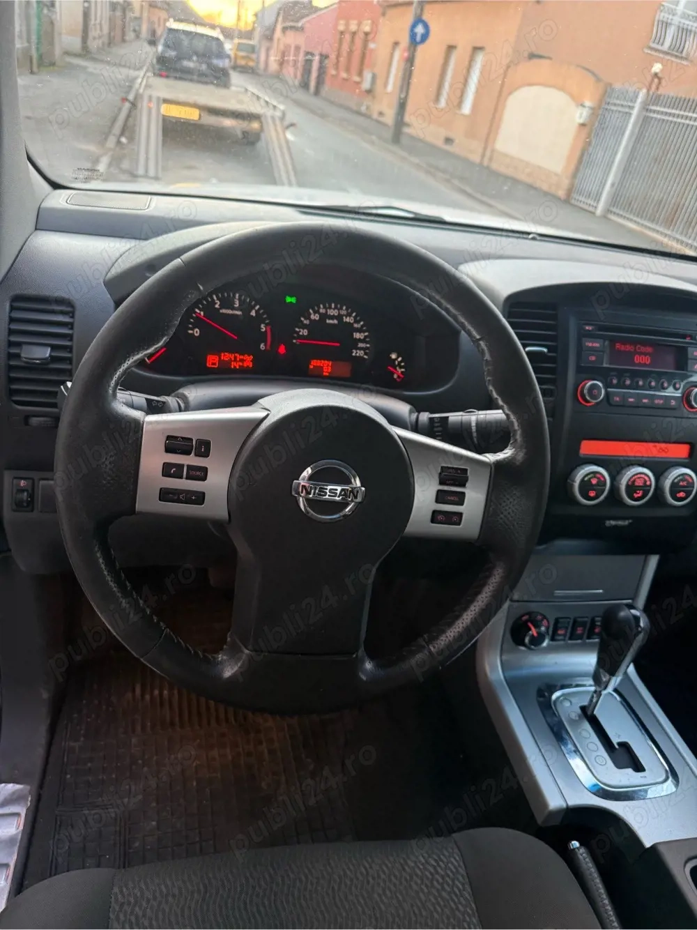 vand nissan navara 2012