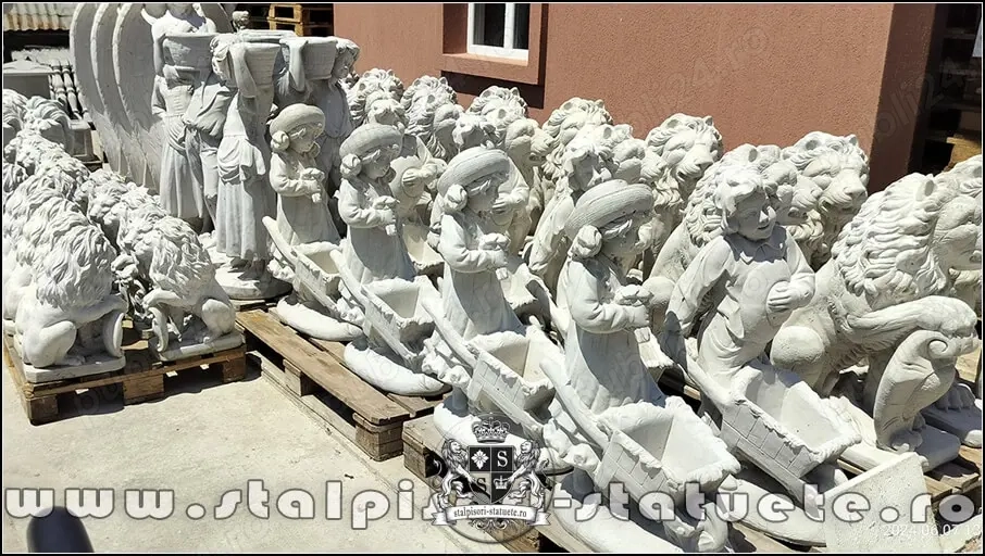 Statuete din beton, pentru curte și grădină.