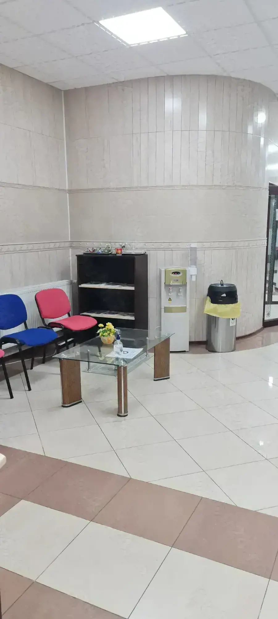 Închiriez spațiu comercial 