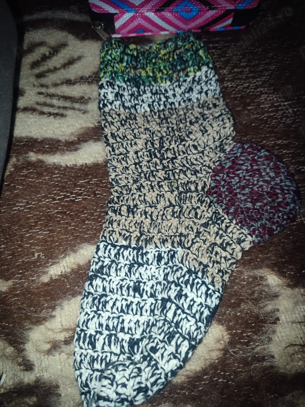 Vând ciorapi și papuci croșetați de mine  15 lei papuci 20 de lei ciorapi 