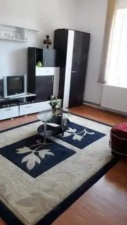 Vând garsonieră în Sighișoara,  zonă centrală 