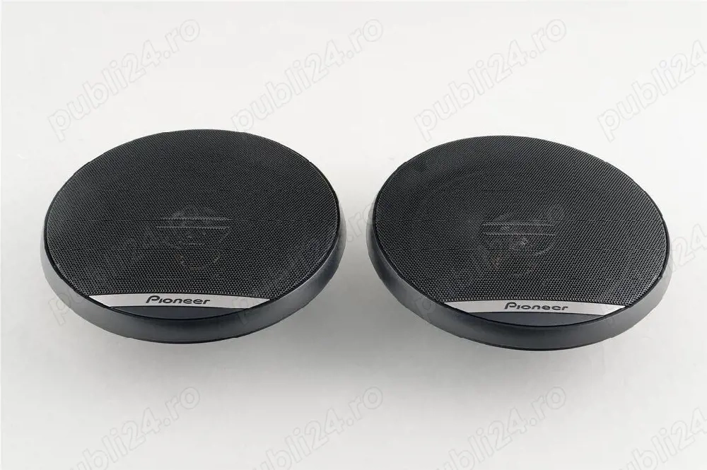 Difuzoare Pioneer 2 cai, 4 ohmi, 17cm