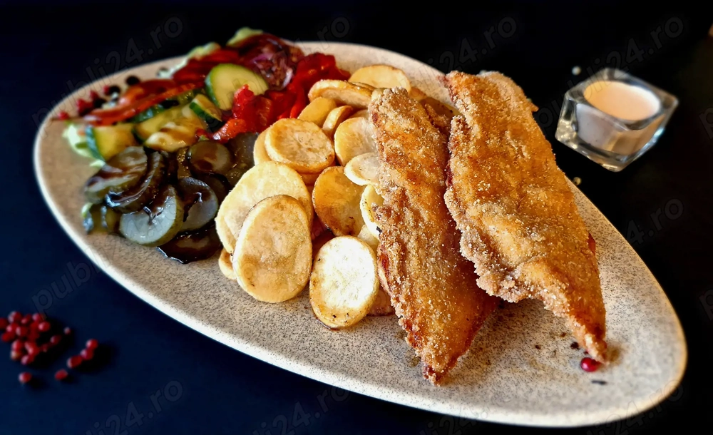 Personal bucătărie- gratar si salate 