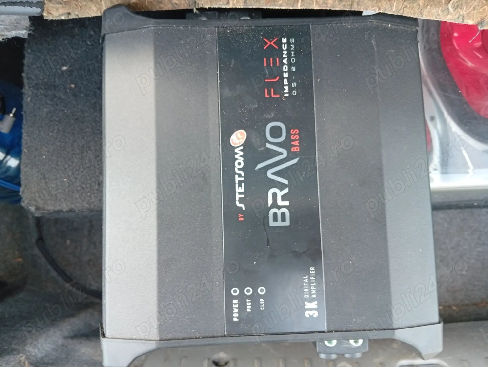 Vând amplificator clasa 1 bravo stescom 3 000 w + subwofer Sony xplode 2600 w