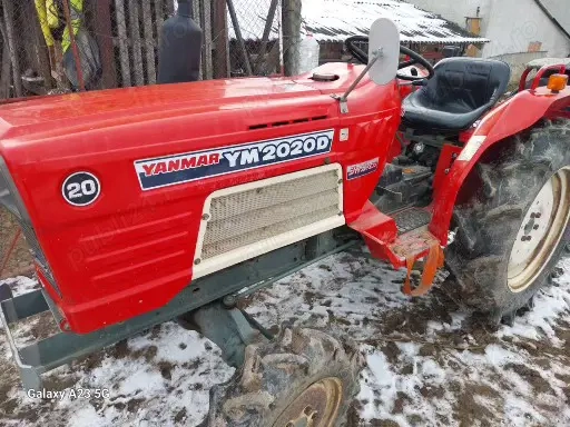Vand tractor japonez 4 4 yanmar20cp, freza,plug reversibil cu o brazda,600ore functionare,pret 6000 