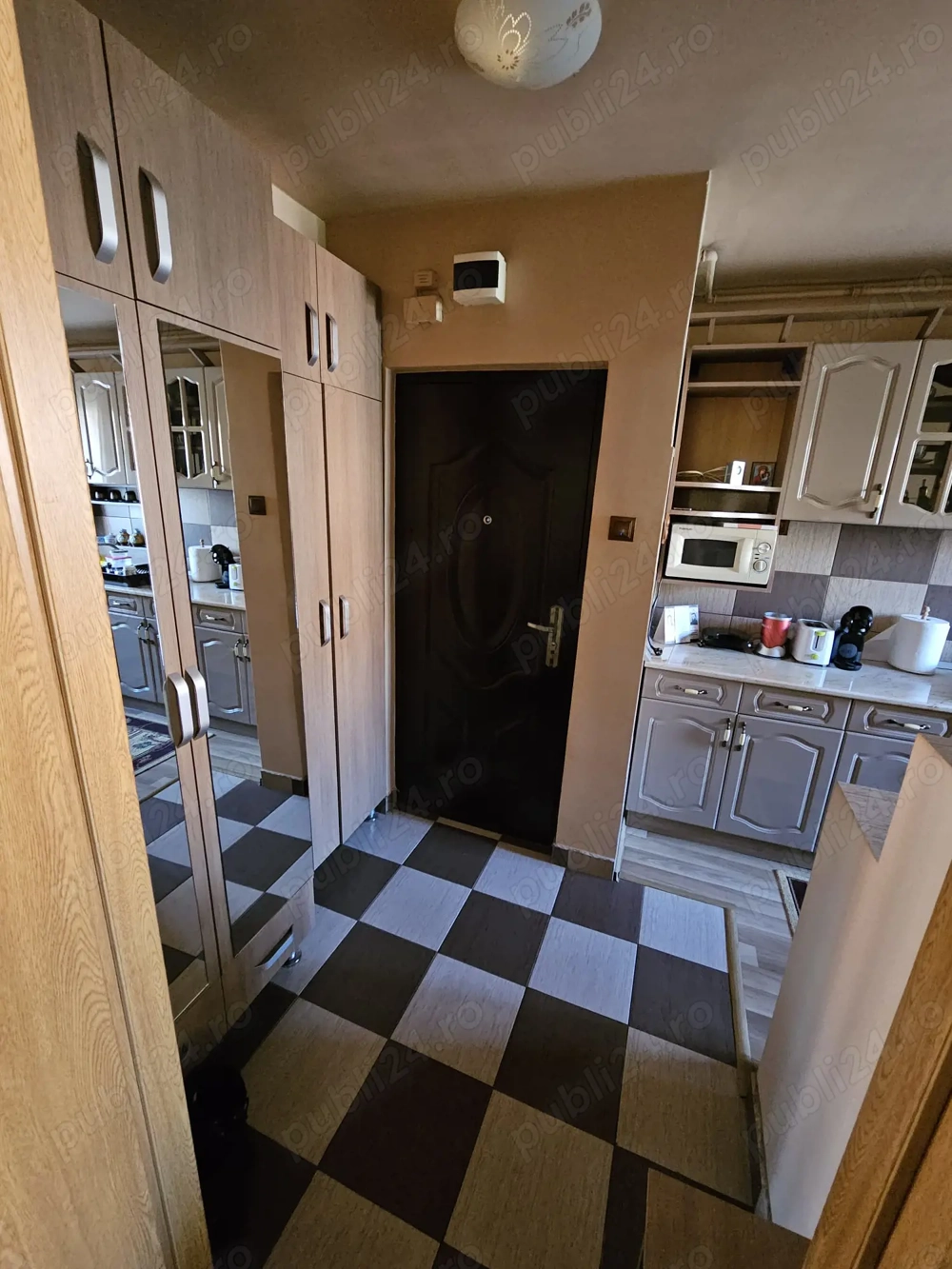 Vand apartament 2 camere Petrosani