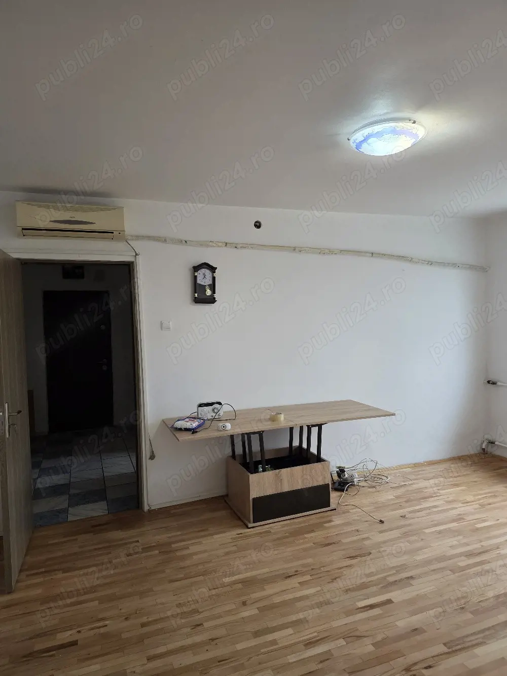propietar vînd apartament cu trei camere