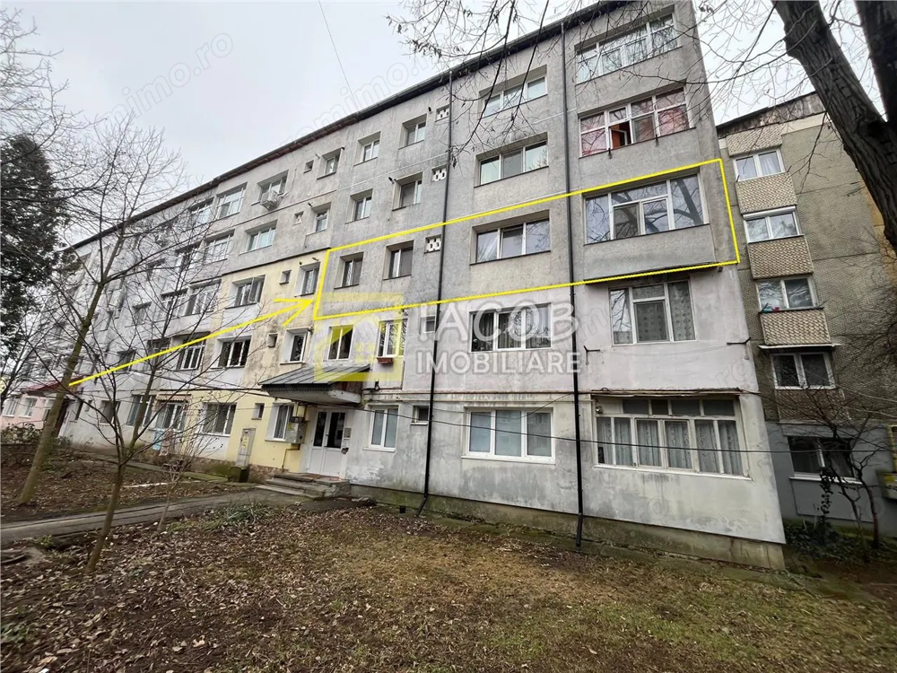 Apartament 3 camere, str. Stadionului, etaj 2