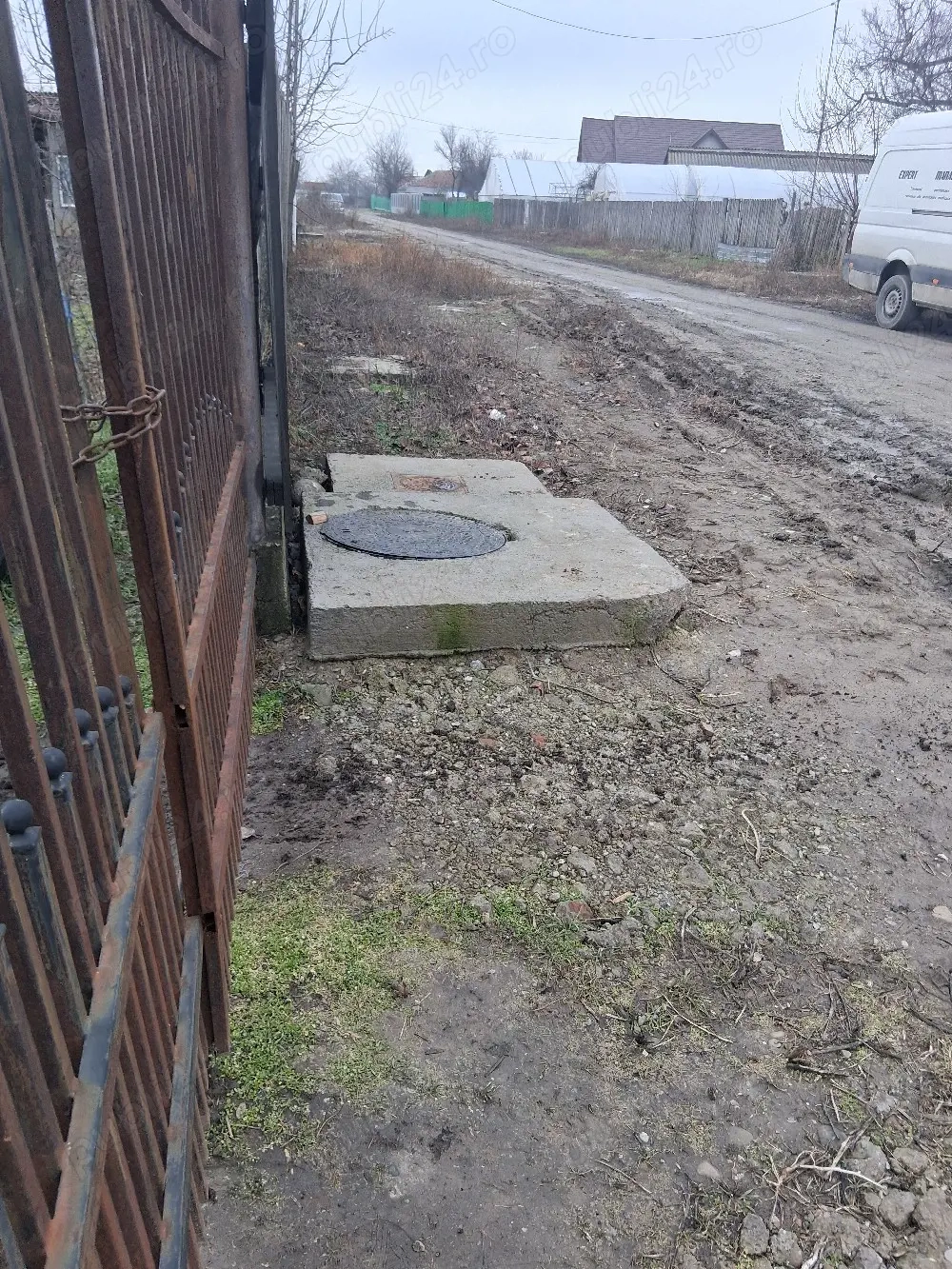 Vând teren intravilan 