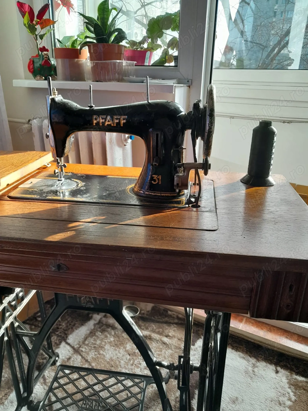 Masina de cusut veche functionala Pfaff 31