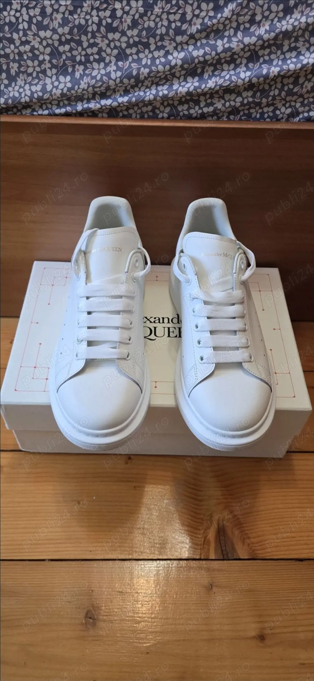 Alexander mcqueen sneakers triple white