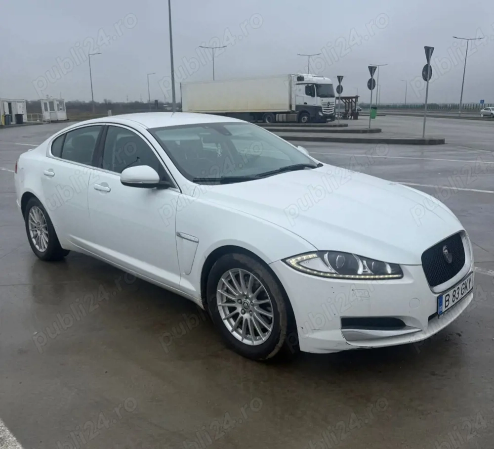 Jaguar xf   an 2012