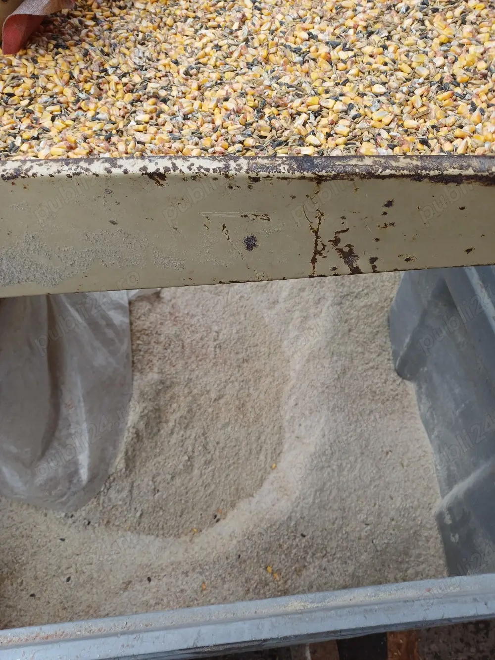 vînd  urluială pentru  animale 