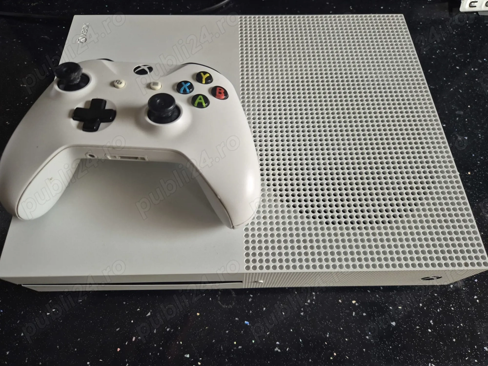 Xbox One S cu unitate de CD si cu 1 controller, Timisoara. 