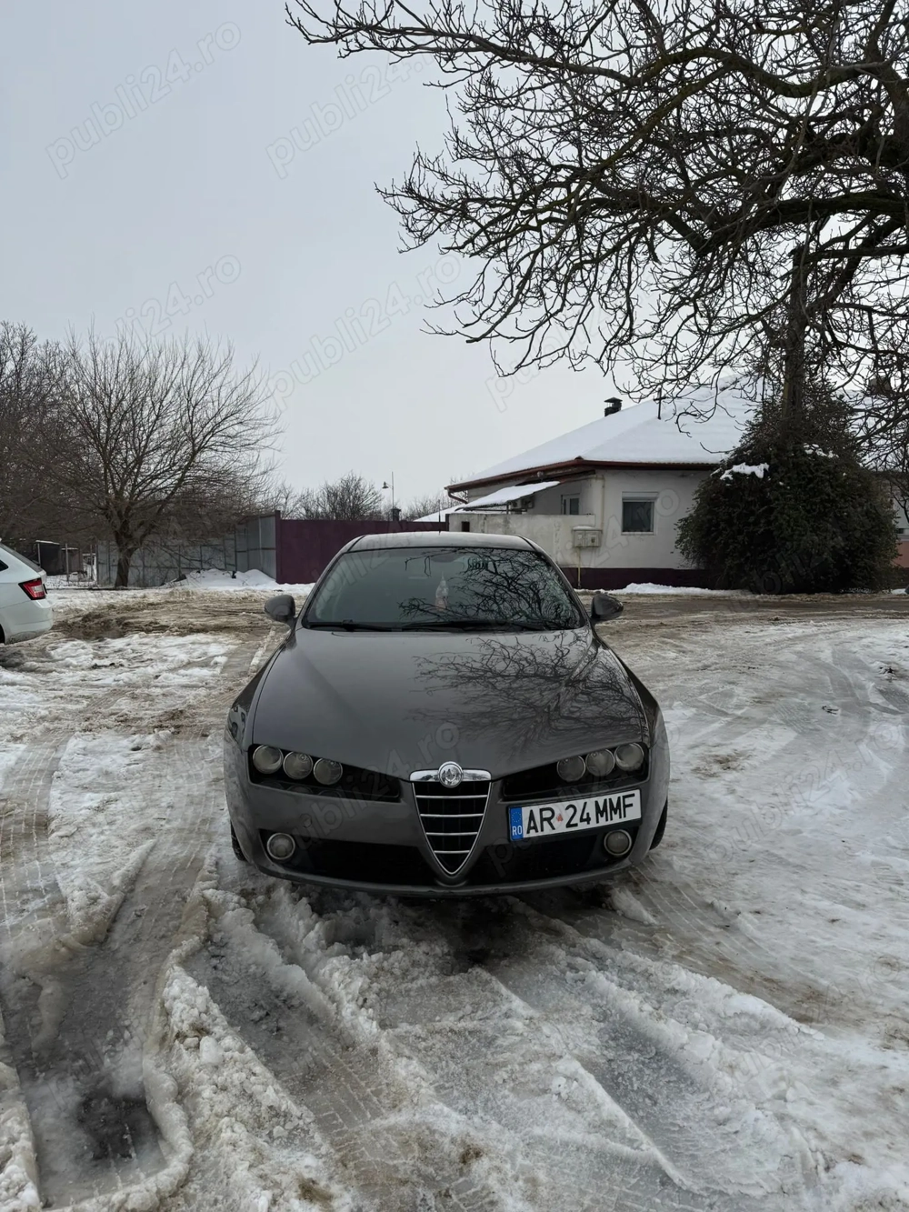 Vând Alfa Romeo 