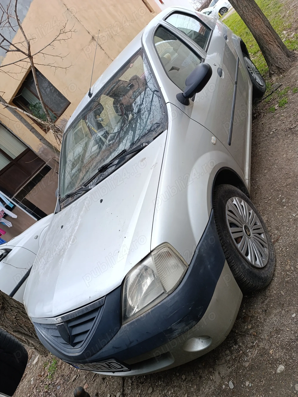 Vând Dacia Logan 1.4