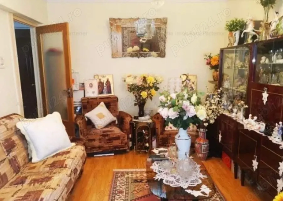 Apatarment decomandat aproape de mall