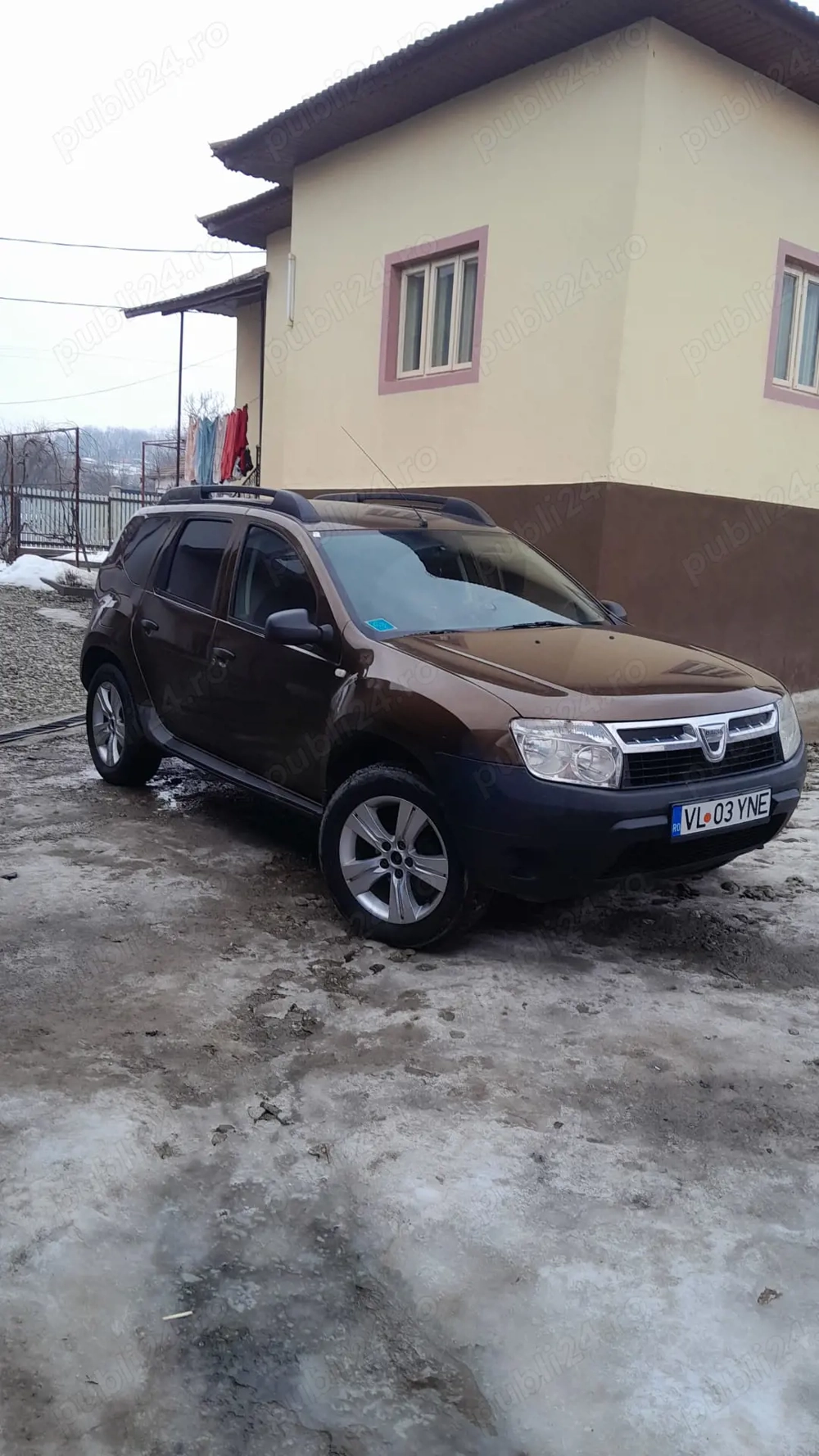 Vând Dacia Duster 2012