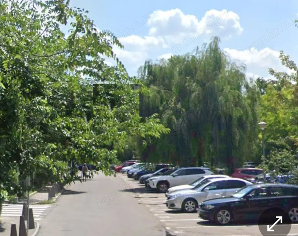 Apartament 2 camere, cu vedere la Parcul Tineretului. Centrala proprie. Parcare.