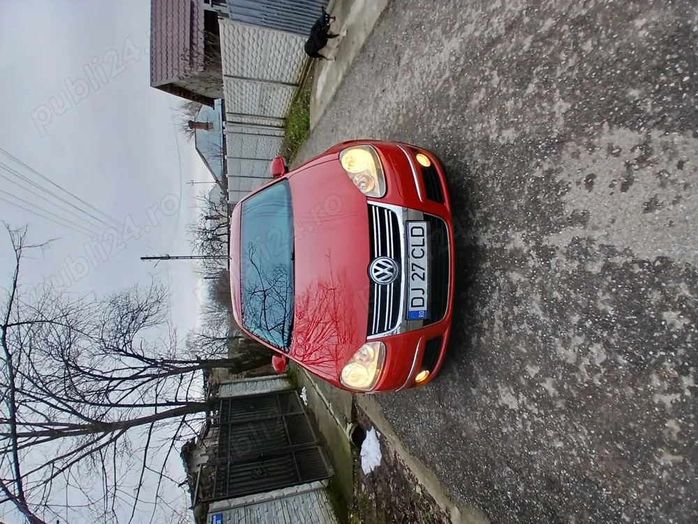 Volkswagen Jetta , an 2008 (decembrie ), motor 1,9 TDI, cutie manuala, dotari full. Pret 3200 euro