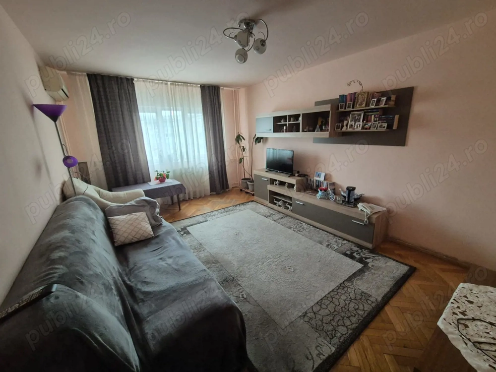 Apartament cu 3 camere, tip PB decomandat, Etaj 3 zona Rogerius (Lacul Rosu)