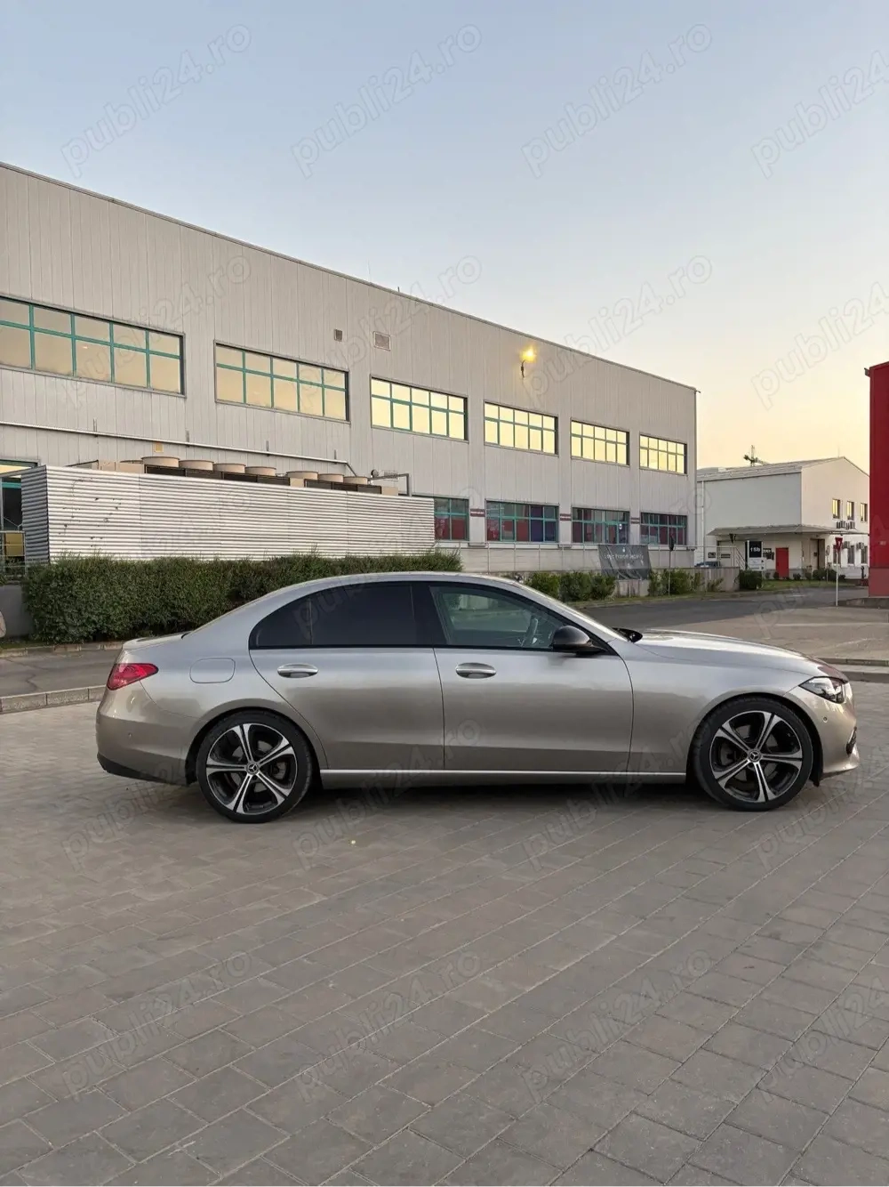 Mercedes Benz C300 MHEV 4MATIC 82.000km, foarte bine întreținută, TVA inclus