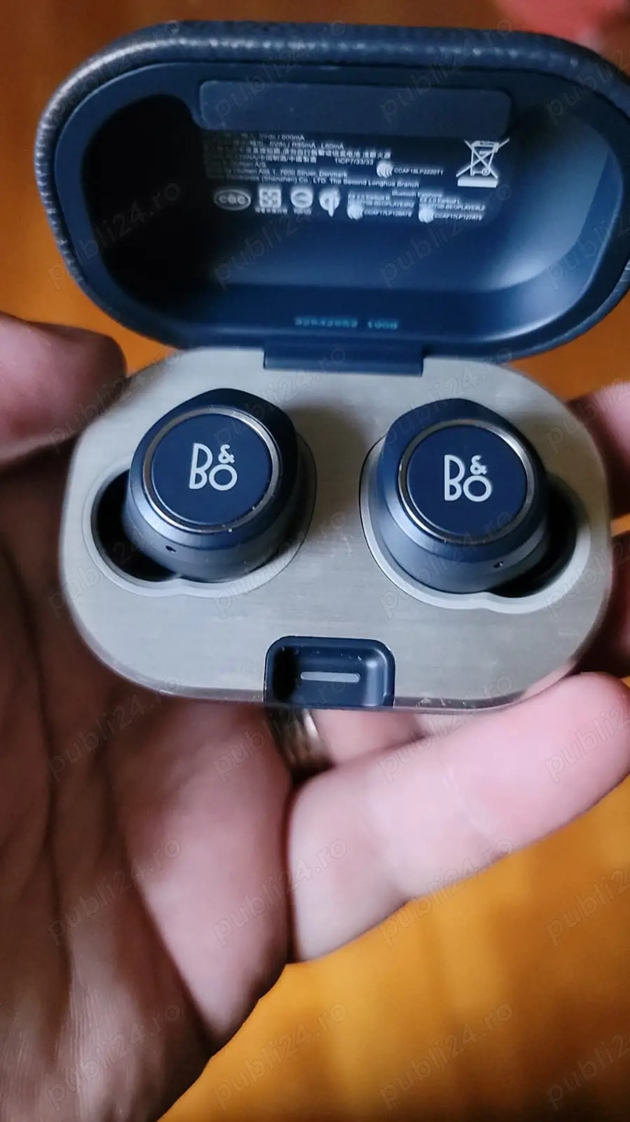 Casti in-ear Bang&Olufsen E8 2.0