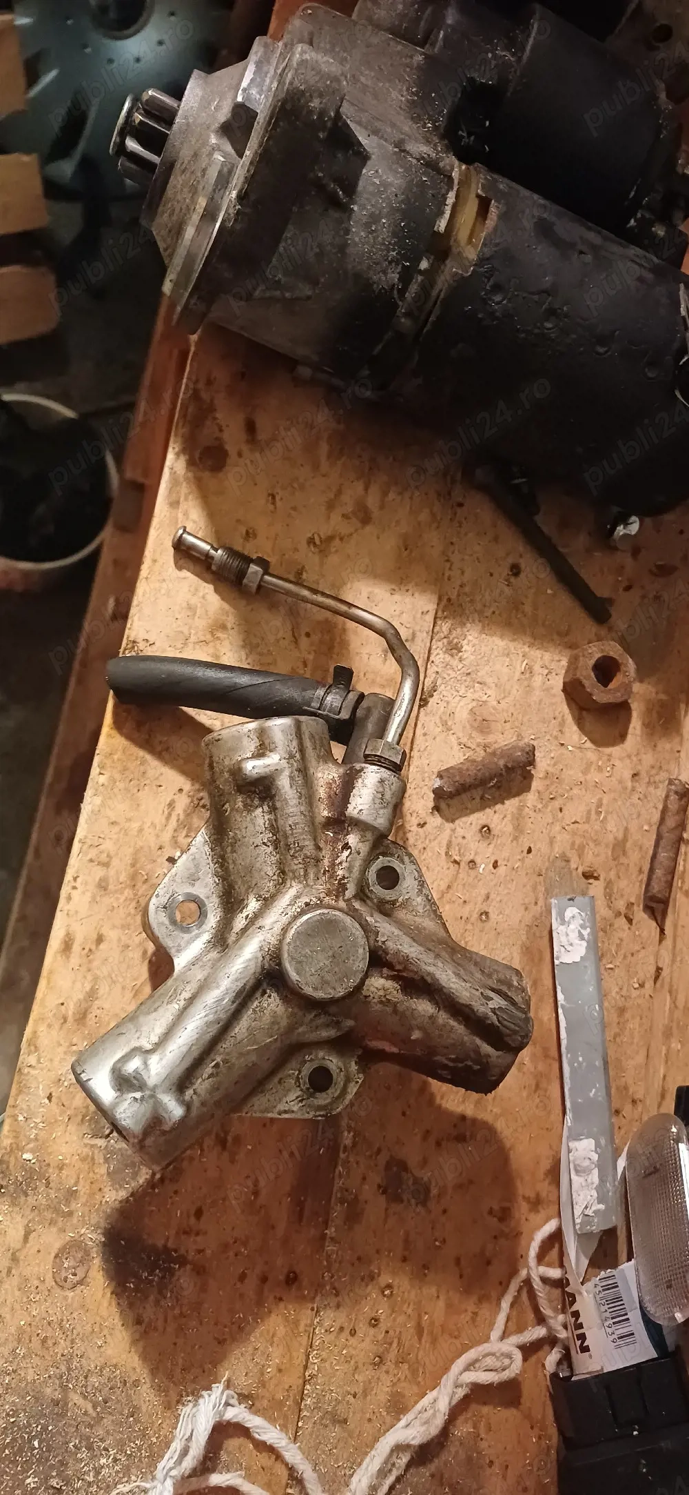 vând pompă înaltă 