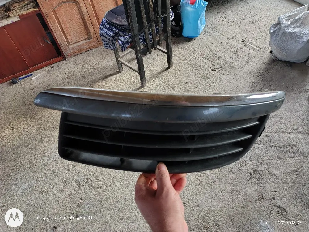 Grila bara  stanga Volkswagen VW Golf 5 jetta