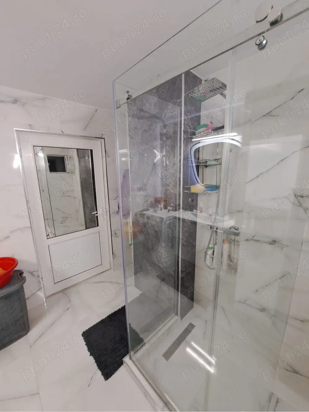 Vand apartament 3 camere