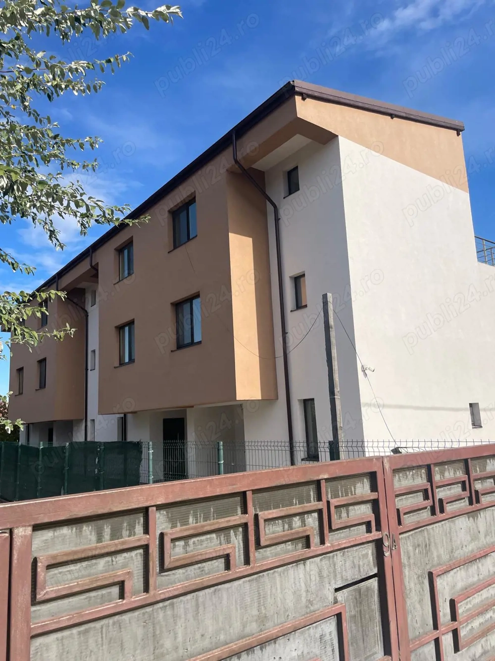 Vilă înșiruita de inchiriat 