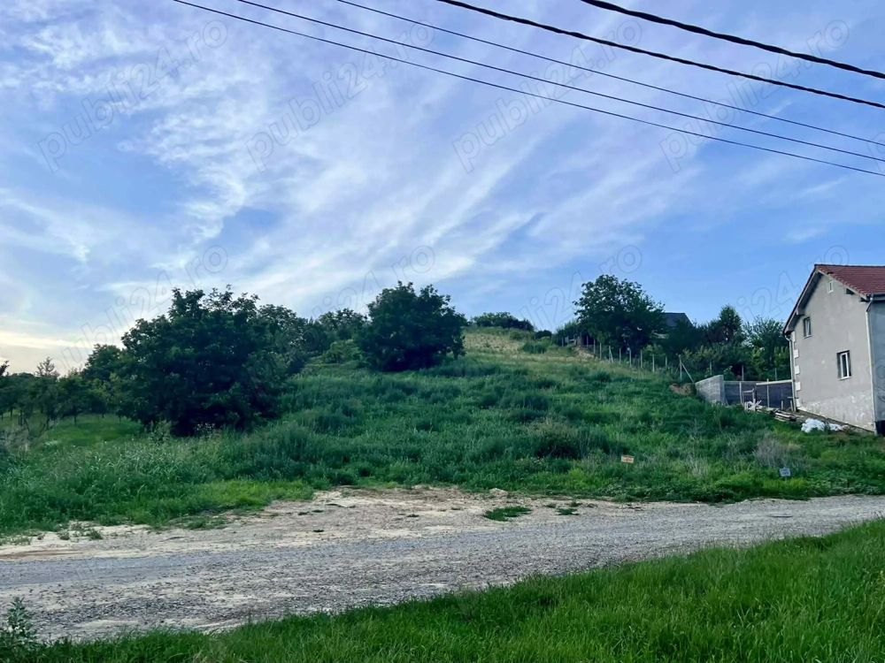 Vand 2 parcele oncea