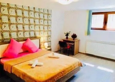 Proprietar vand apartament Central cu 3 camere decomandate