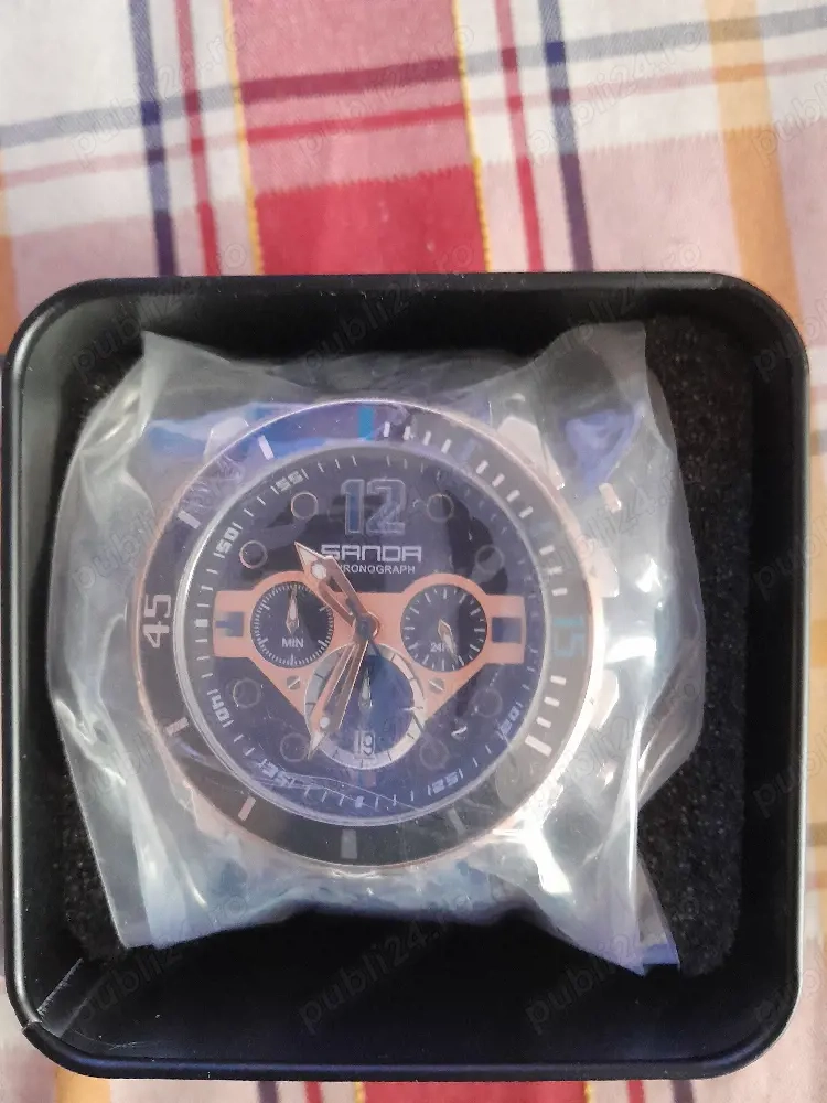 Vând ceas de bărbați nou și rezistent 