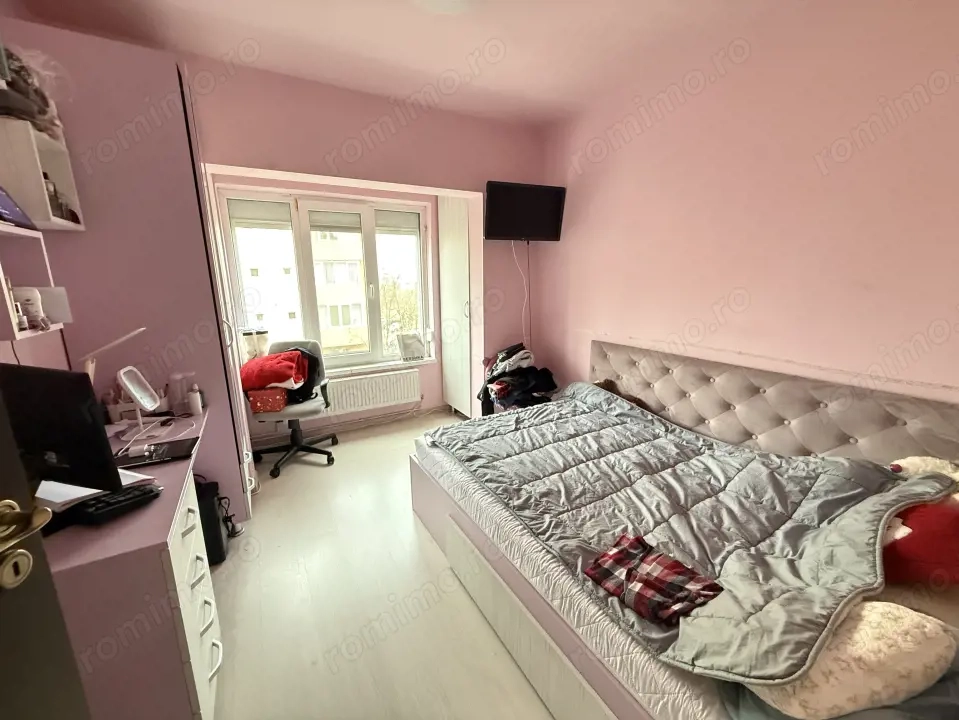 Apartament 4 camere, decomandat, 77 mp utili + 2 balcoane - Soarelui