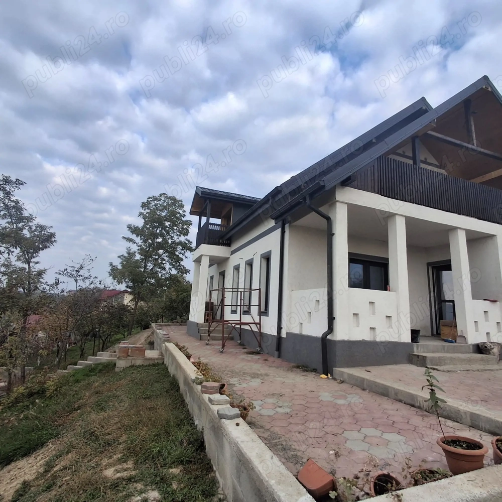 Vând casă P+M (2020) cu teren 1500m , Țigănași   stradă principală