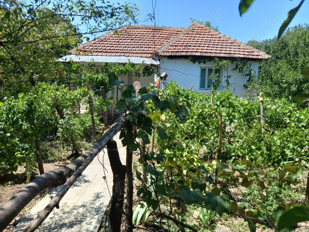 Casă de vânzare la țară