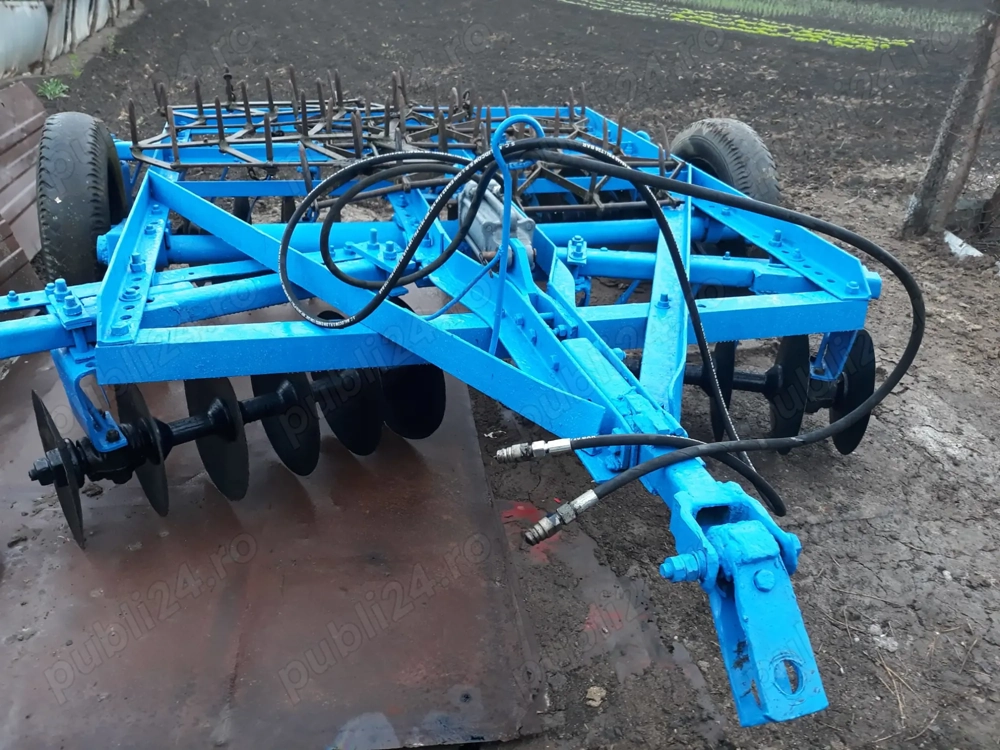 Vând disc agricol cu 6 talere și doua grape