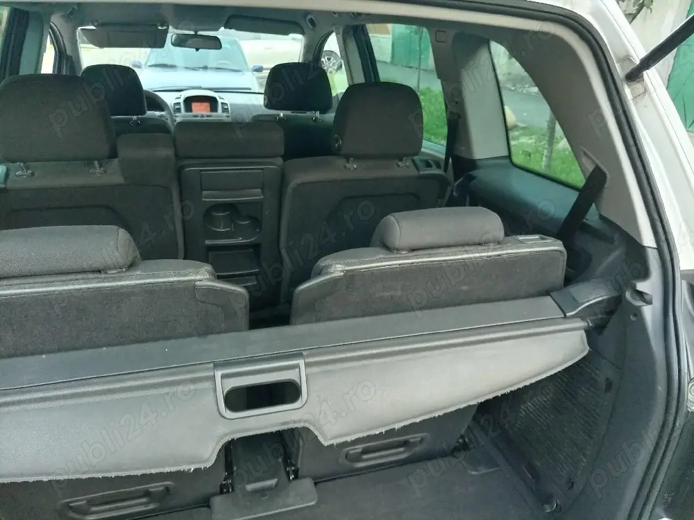 Vând Opel Zafira B 
