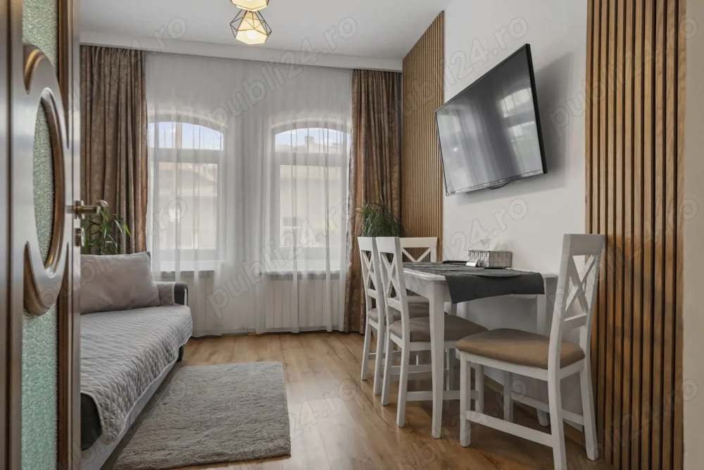 Cazare regim hotelier parcul Carol, Arenele romane 