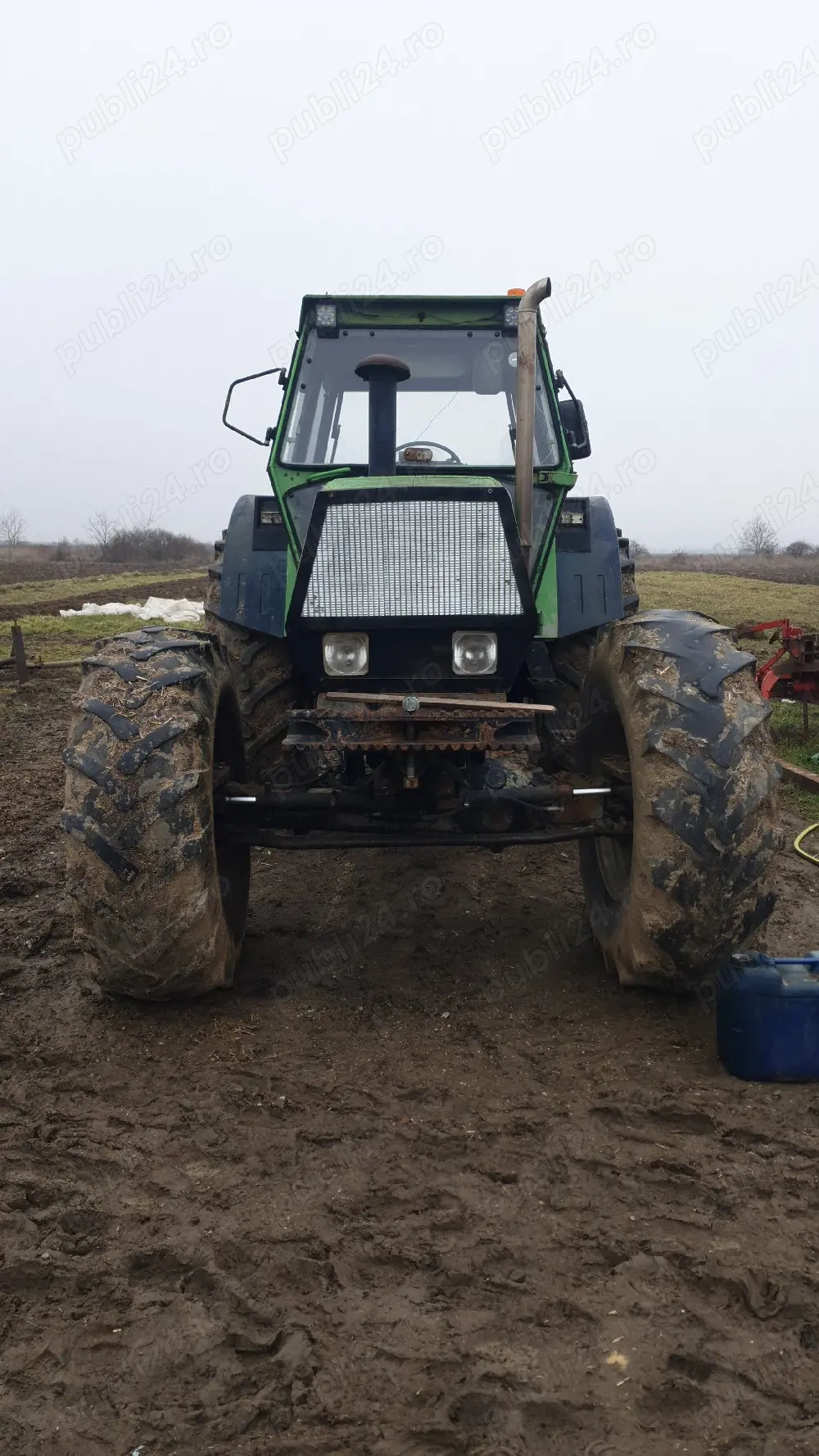 Vand tractor sau schimb cu combina Class