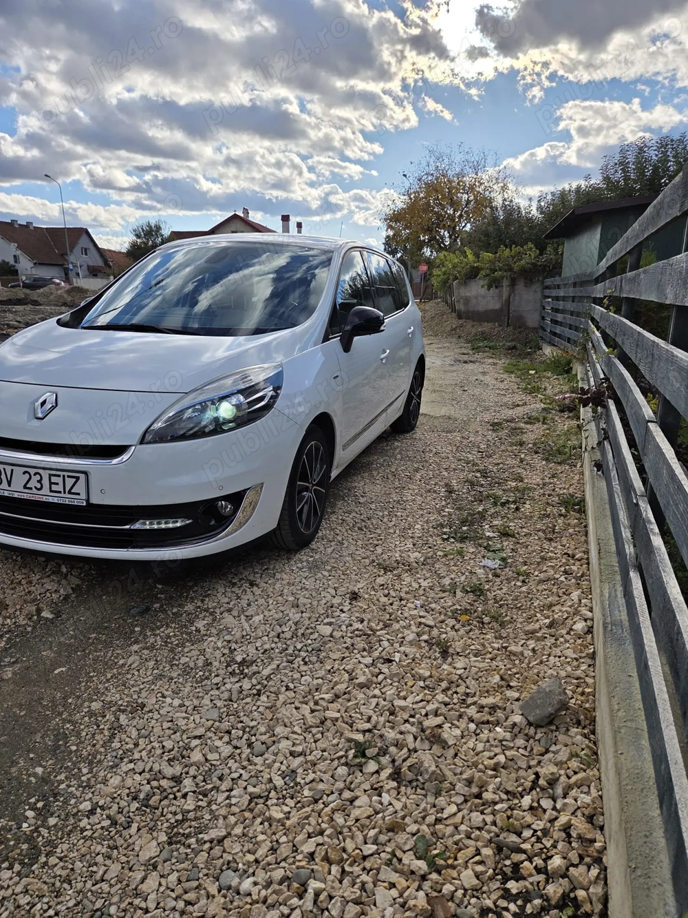 Persoana fizica vând Renault Grand Scenic 